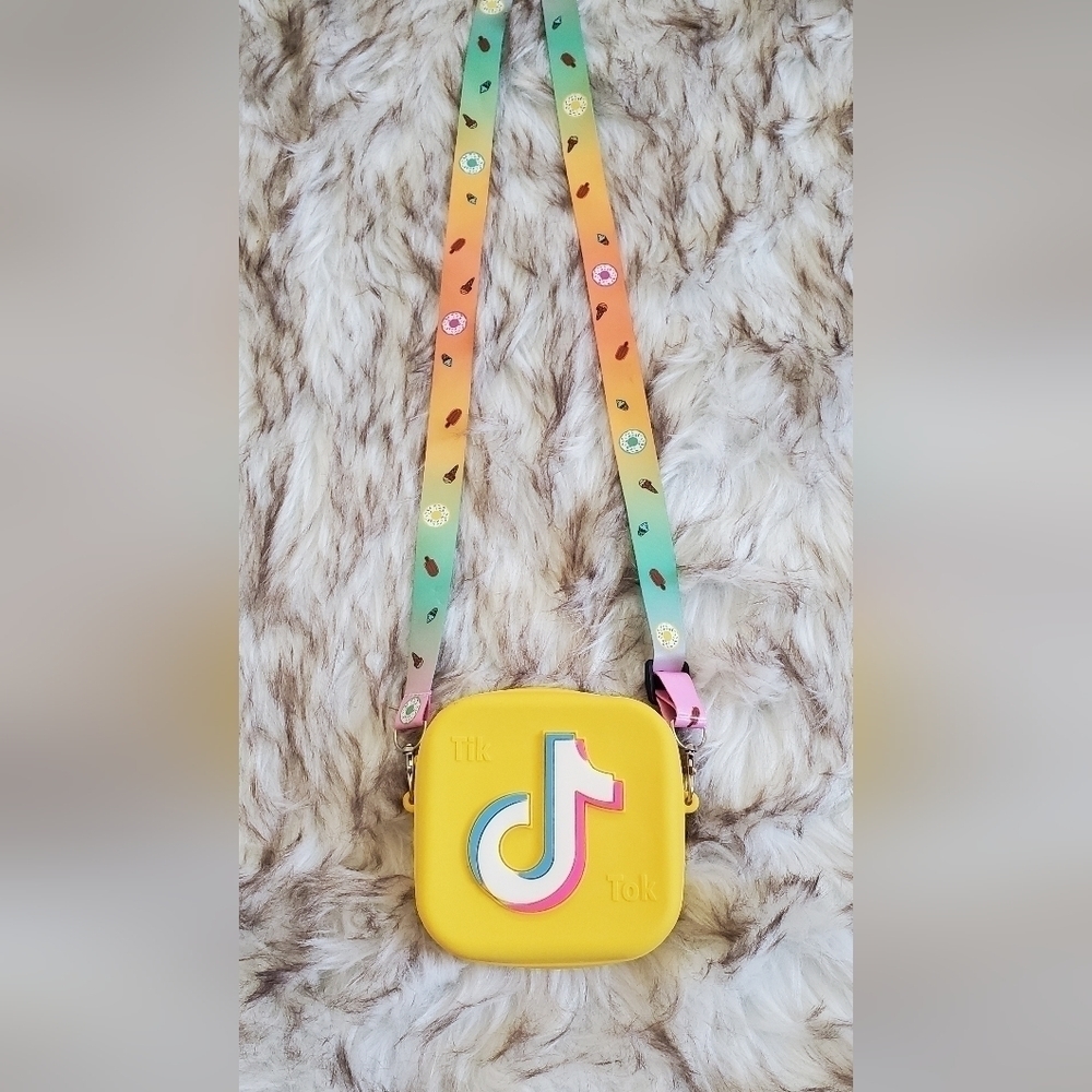 TikTok Jelly Purse.  size 5.5" x 5.5 ” Yellow 🌴